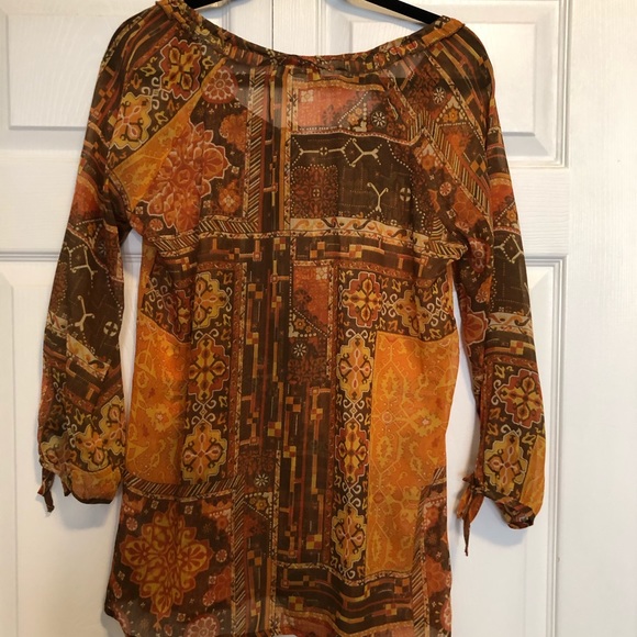 Pretty Shear Patterned Blouse - Picture 4 of 6